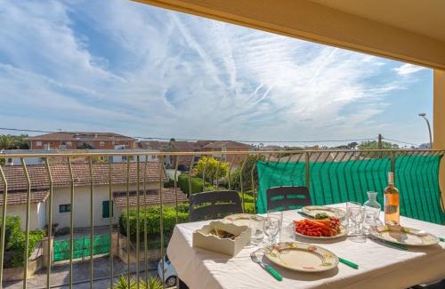 Six-Fours-les-Plages Apartment | Apartment les voiles by Interhome