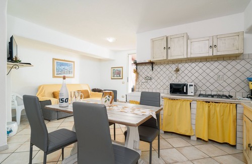 Irgoli Apartment | Apartment 'Le Lantane 2' with Mountain View, Wi-Fi and Air Conditioning