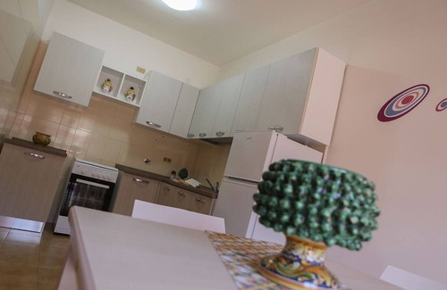 Balestrate Apartment | Apartment 'Le Magnolie 9 - 1° Piano' with Sea View, Wi-Fi and Air Conditioning