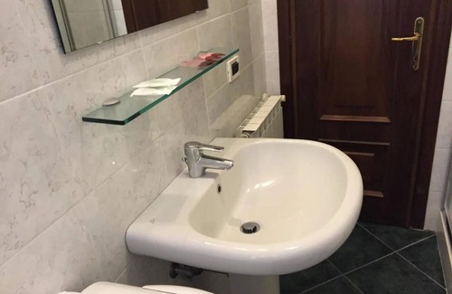 Levanto Apartment | Apartment 'Le Mura - Riviera' with Wi-Fi and Air Conditioning