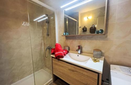 Cavaliere Apartment | Apartment Le Palazzo del Mar-9 by Interhome
