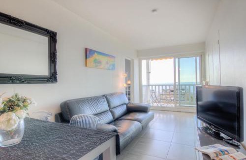 Trouville-sur-Mer Apartment | Apartment Le Parc Cordier-3 by Interhome