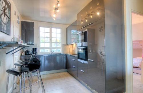 Trouville-sur-Mer Apartment | Apartment Le Parc Cordier-3 by Interhome