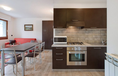 Valdisotto Apartment | Apartment 'Le Sorgenti' with Mountain View, Shared Garden and Balcony