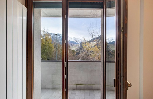 Valdisotto Apartment | Apartment 'Le Sorgenti' with Mountain View, Shared Garden and Balcony