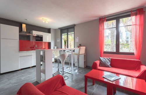 Lourdes Apartment | Apartment "Le Vignemale" in Lourdes, 4 people, private garden, balcony, fast Wi-Fi, close to sights