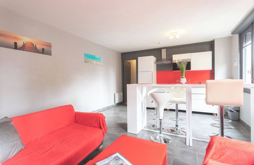 Lourdes Apartment | Apartment "Le Vignemale" in Lourdes, 4 people, private garden, balcony, fast Wi-Fi, close to sights