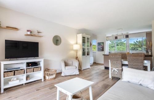 Toulon - Hyeres Apartment | Apartment Le Zodiaque II-2 by Interhome