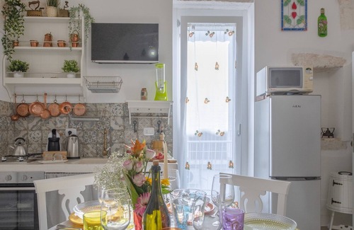 Ostuni Apartment | Apartment Leopardi's Alcove with Air Conditioning, Wi-Fi and Large Private Terrace