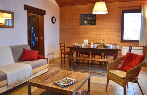 Villard-Reculas Apartment | Apartment 'Les Cabrettes - Confort' with Mountain View and Balcony