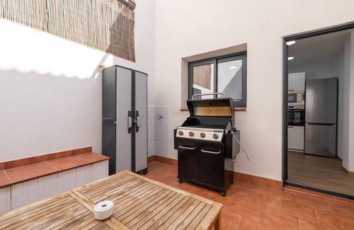 Camarles Apartment | Apartment 'Les Carolines' with Private Terrace, Wi-Fi and Air Conditioning