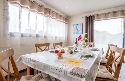 Brignogan-Plage Apartment | Apartment Les Chardons Bleus 1 - BRP204 by Interhome