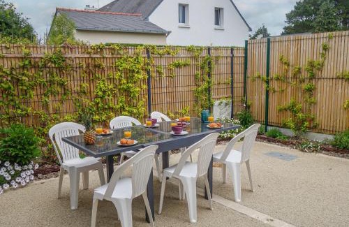 Saint-Philibert Apartment | Apartment Les Fleurs du Prado by Interhome