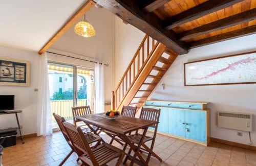 Cavaliere Apartment | Apartment Les Lantanas-1 by Interhome