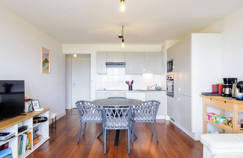 Trebeurden Apartment | Apartment 'Les Pieds Dans L'eau' with Sea View, Private Terrace, and Wi-Fi