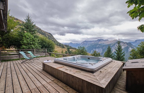 Villard-Reculas Apartment | Apartment 'Les Vallons' with Mountain View, Private Terrace and Wi-Fi