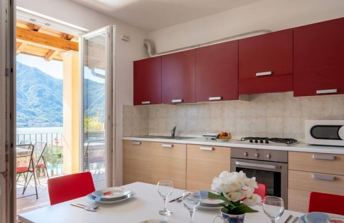 Tremezzina Apartment | Apartment Letizia in Ossuccio - 8 persons, 2 bedrooms