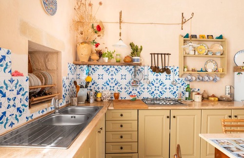 Serrano Apartment | Apartment 'Levante' with Private Terrace, Wi-Fi and Air Conditioning