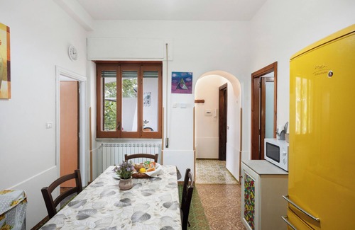 San Lazzaro Apartment | Apartment 'Licia' with Sea View, Shared Terrace and Wi-Fi