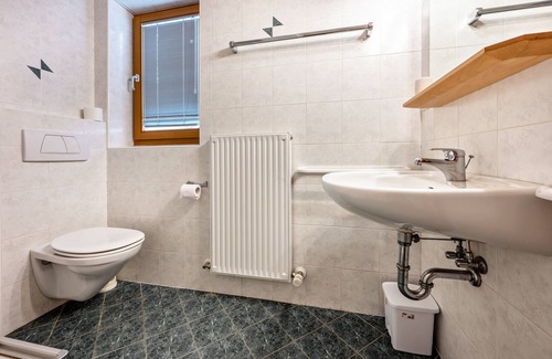 Vandoies Apartment | Apartment "Lindenhof 8" with Shared Garden & Wi-Fi