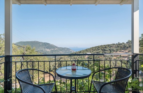 Fternon Apartment | Apartment 'Little Fox' with Sea View, Wi-Fi and Air Conditioning