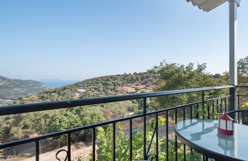 Fternon Apartment | Apartment 'Little Fox' with Sea View, Wi-Fi and Air Conditioning