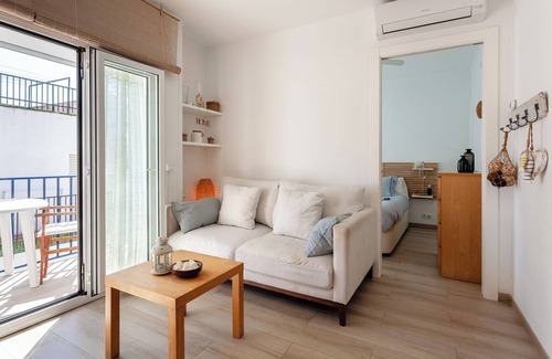 Llafranc Apartment | Apartment 'Llafranc 100 - Calle Coral' Close to the Beach with Wi-Fi, Garden & Balcony