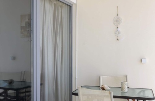 Kokinos Pirgos Apartment | Apartment located on the coastline of Kokkinos Pirgos with sea and beach view.