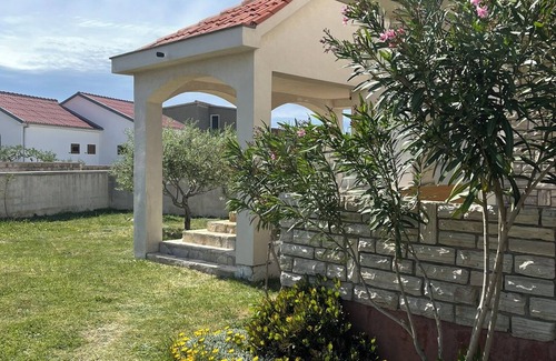 Razanac Apartment | Apartment located 500 meters from the beach