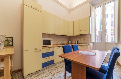 Esquilino Apartment | Apartment located on the second floor of an elegant building with a lift (not suitable for the disabled, only 2 people can enter at a time)In 140 square meters of space, it can comfortably accommodate up to 9 adultsWe are in the Esquilino district, one o