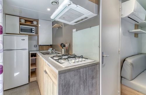 Vaulnaveys-le-Bas RV Rental | Apartment 'Lodge 87 No.46' with Mountain View, Wi-Fi and Air Conditioning