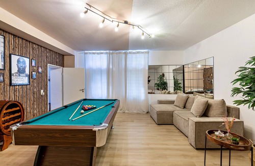 Ostviertel Apartment | Apartment 'Loft Mit Whirlpool, Sauna, Billard' with Private Garden and Wi-Fi