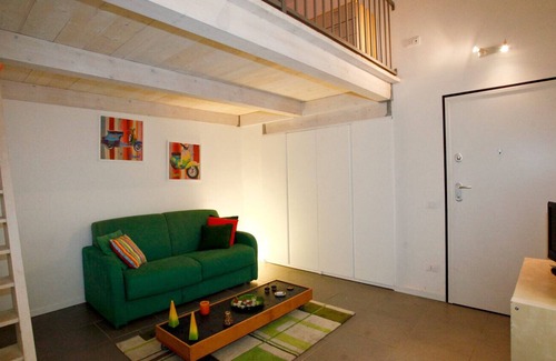 Sallustiano Apartment | Apartment "Loft near Trevi Fountain" with Balcony & Wi-Fi