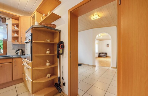 Blankenrath Apartment | Apartment 'Lora' with Private Terrace and Wi-Fi