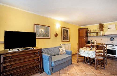 Bellissimi Apartment | Apartment 'Lorenzo' with Mountain View, Shared Pool and Wi-Fi