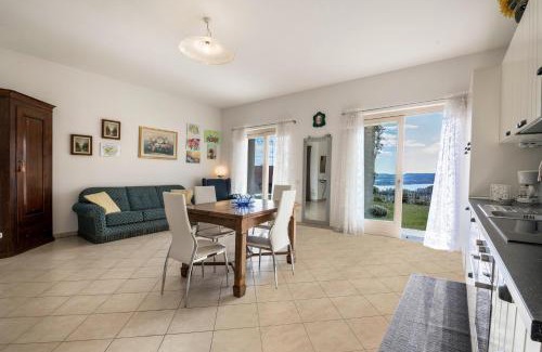 Toscolano Maderno Apartment | Apartment Loretta in Villa Fiore