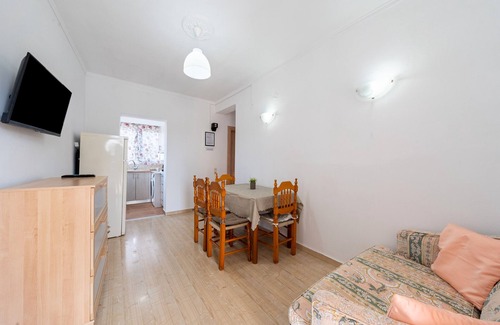 Almiros Beach Apartment | Apartment 'Lotus 3' with Sea View, Wi-Fi and Air Conditioning