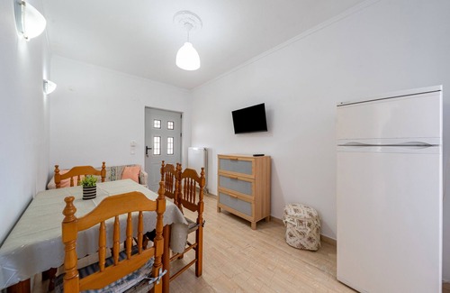 Almiros Beach Apartment | Apartment 'Lotus 3' with Sea View, Wi-Fi and Air Conditioning