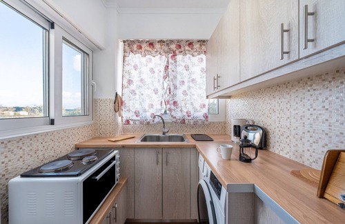 Almiros Beach Apartment | Apartment 'Lotus 3' with Sea View, Wi-Fi and Air Conditioning