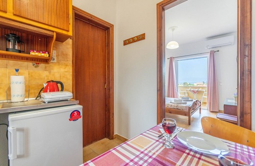Almiros Beach Apartment | Apartment 'Lotus 4' with Shared Terrace, Wi-Fi and Air Conditioning