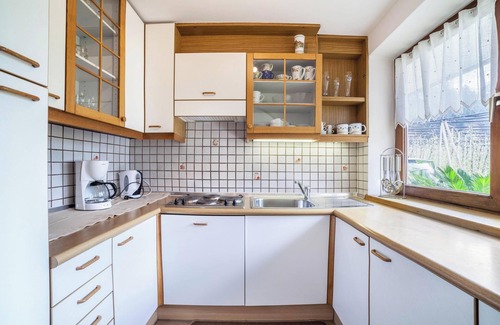 San Leonardo in Passiria Apartment | Apartment "Löwenzahn" with Mountain View, Pool, Wi-Fi, Balcony & Garden
