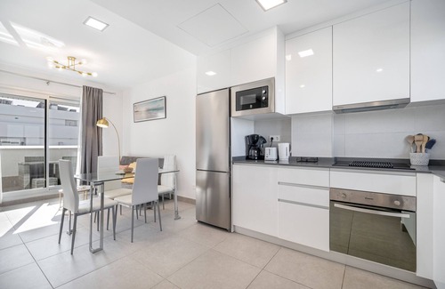 Rota Apartment | Apartment 'Luar Free Parking By Staycare' with Private Pool, Wi-Fi and Air Conditioning