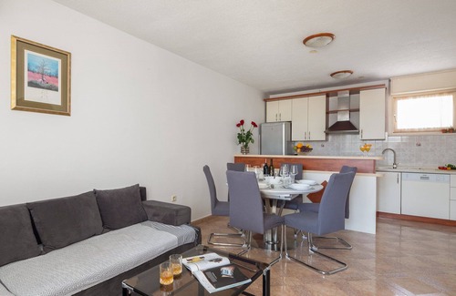 Vranjic Apartment | Apartment Lucy in Split
