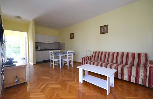 Milcetici Apartment | Apartment Luka 2 with Balcony