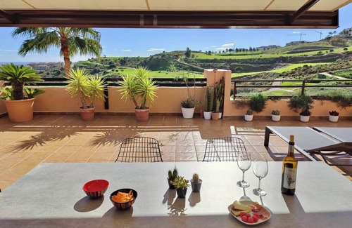 Mijas Apartment | Apartment 'Luxurious Penthouse with 150m2 Terrace', Pool, Wi-Fi & A/C