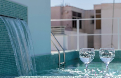 Ayamonte Apartment | Apartment ‘Luxury Doña Bella 2A’ with Pool, Wi-Fi, A/C & Terrace