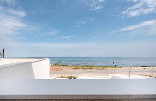 Municipio 1 Apartment | Apartment 'Luxury Home' with Balcony, Wi-Fi and Air Conditioning
