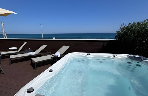 Municipio 1 Apartment | Apartment 'Luxury Terrazza' with Sea View, Wi-Fi and Air Conditioning