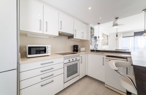 Playa Macenas Apartment | Apartment 'Macenas La Beach' with Sea View, Wi-Fi and Air Conditioning