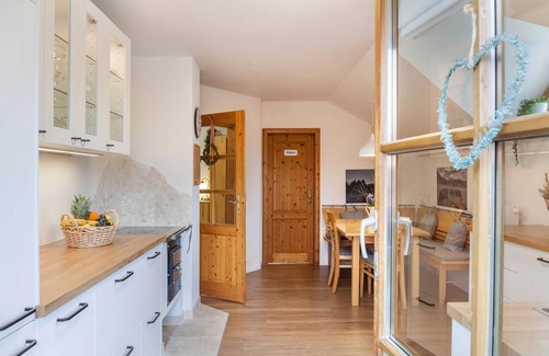 Ried Apartment | Apartment "Mair - Sonnaufgang" with Mountain View, Shared Terrace & Wi-Fi